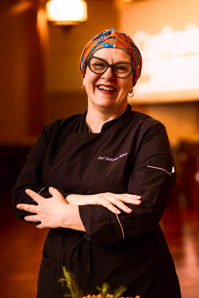 Catherine em cena · chef e líder